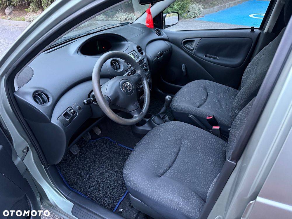 Toyota Yaris 1.0 Sol - 14