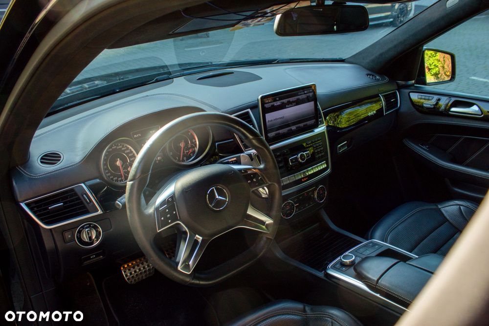 Mercedes-Benz ML 63 AMG 4Matic AMG SPEEDSHIFT 7G-TRONIC - 6