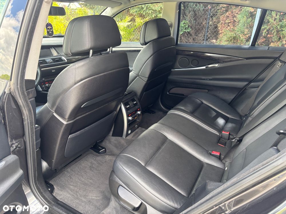 BMW 5GT 530d xDrive - 16