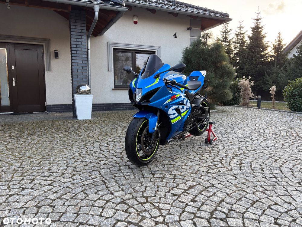 Suzuki GSX-R - 1