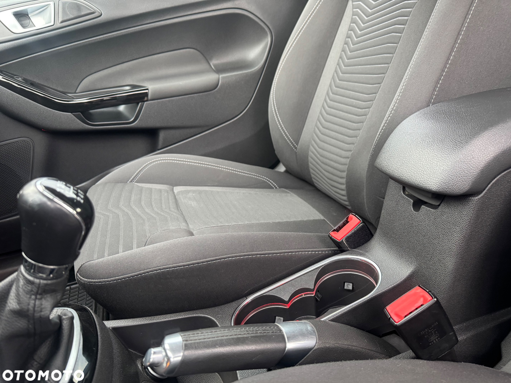 Ford Fiesta 1.0 EcoBoost Titanium - 28