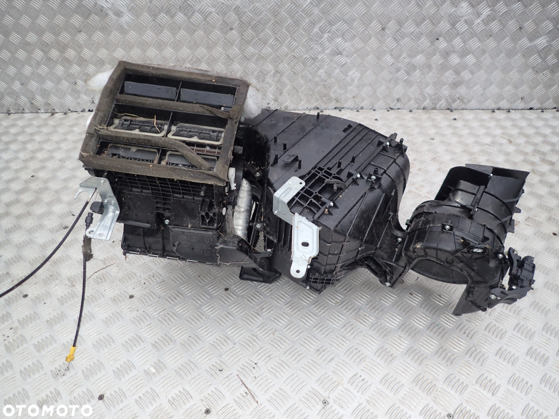 NAGRZEWNICA VW T5 TRANSPORTER POD KLIME - 4