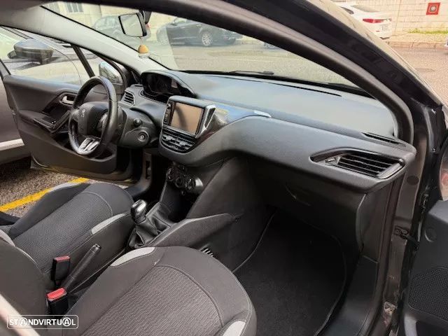 Peugeot 208 1.2 PureTech Active - 17