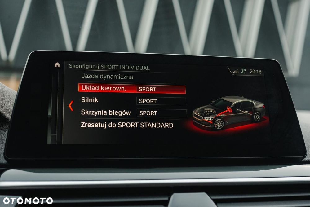 BMW Seria 5 520d - 24