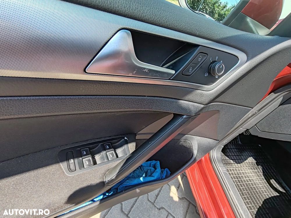 Volkswagen Golf - 15