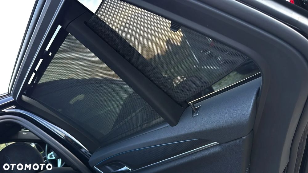 BMW Seria 5 530e xDrive M Sport sport - 33