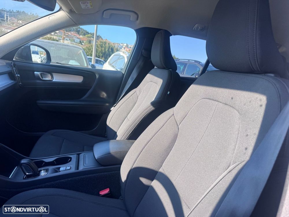 Volvo XC 40 T3 Geartronic Momentum Pro - 10