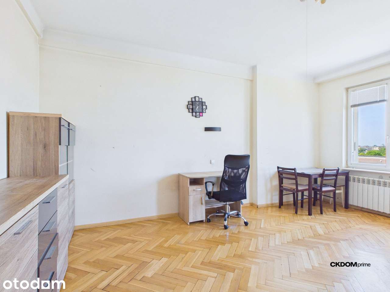 Kawalerka z dużym balkonem typu taras i widokiem na panoramę Radomi...