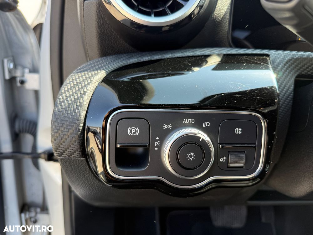 Mercedes-Benz A 200 d Sedan 8G-DCT - 9