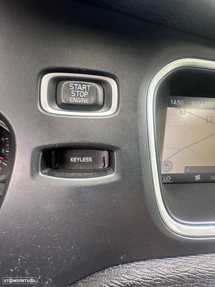 Volvo V40 D2 Momentum - 14