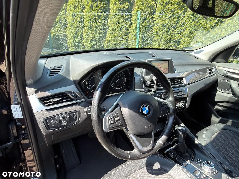 BMW X1 xDrive18d xLine - 9
