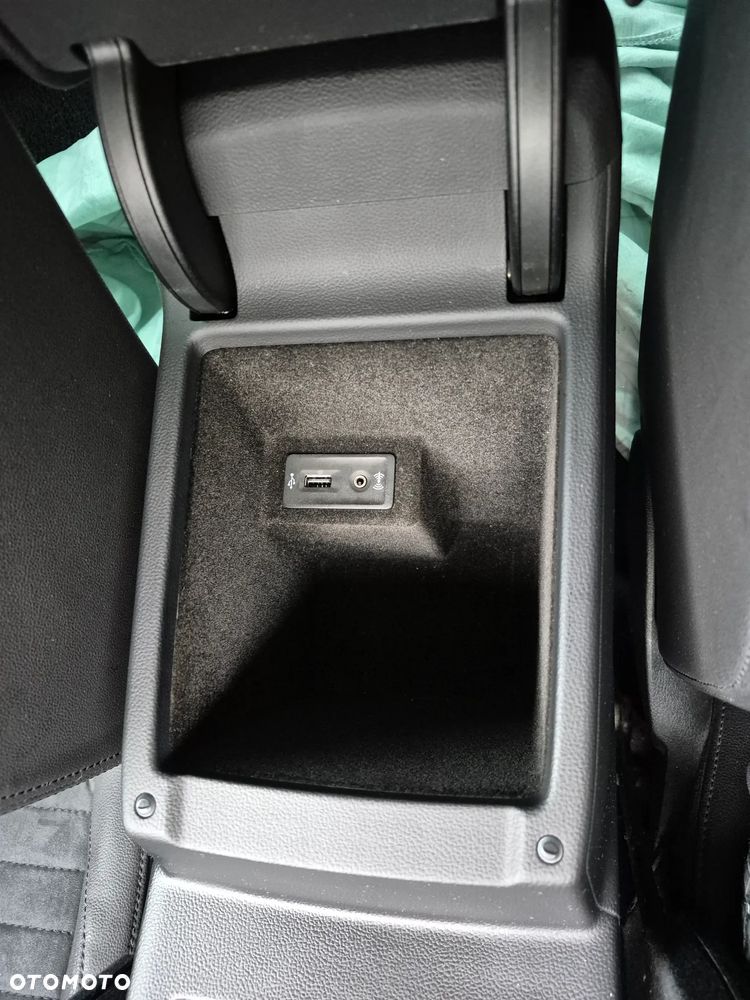 Volkswagen Passat 2.0 TDI SCR DSG Highline - 38