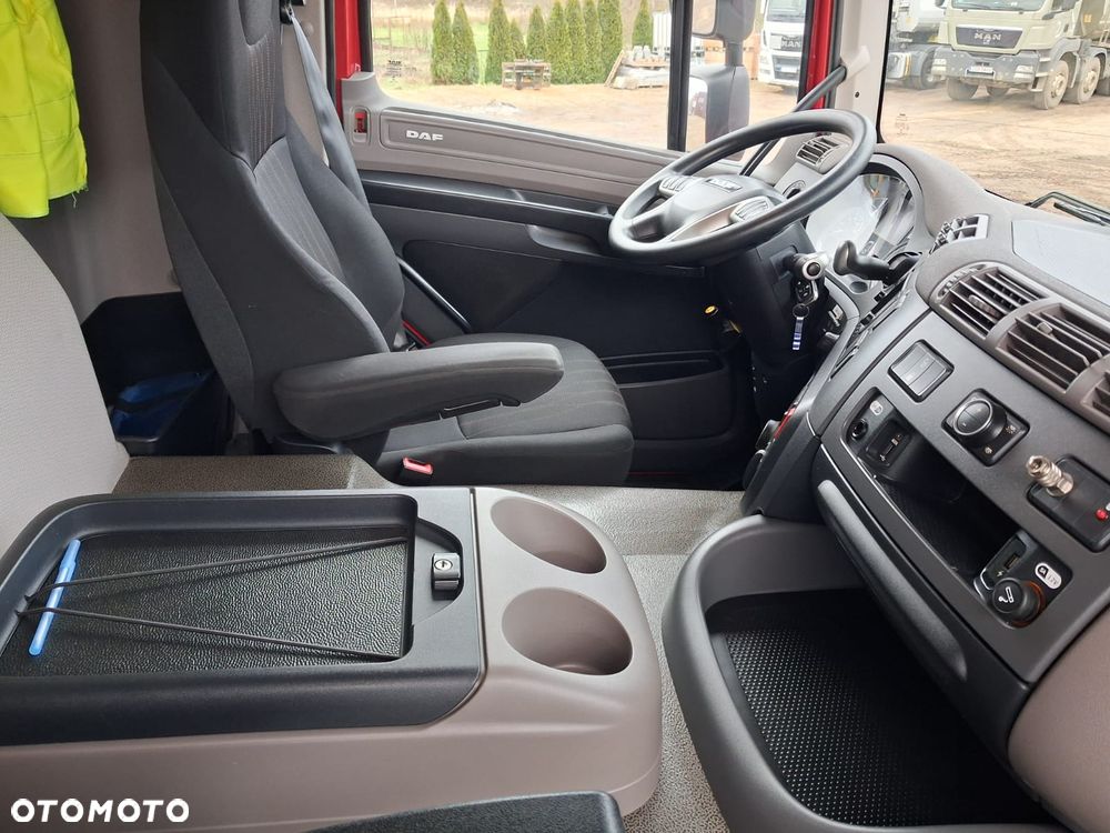 DAF CF - 4