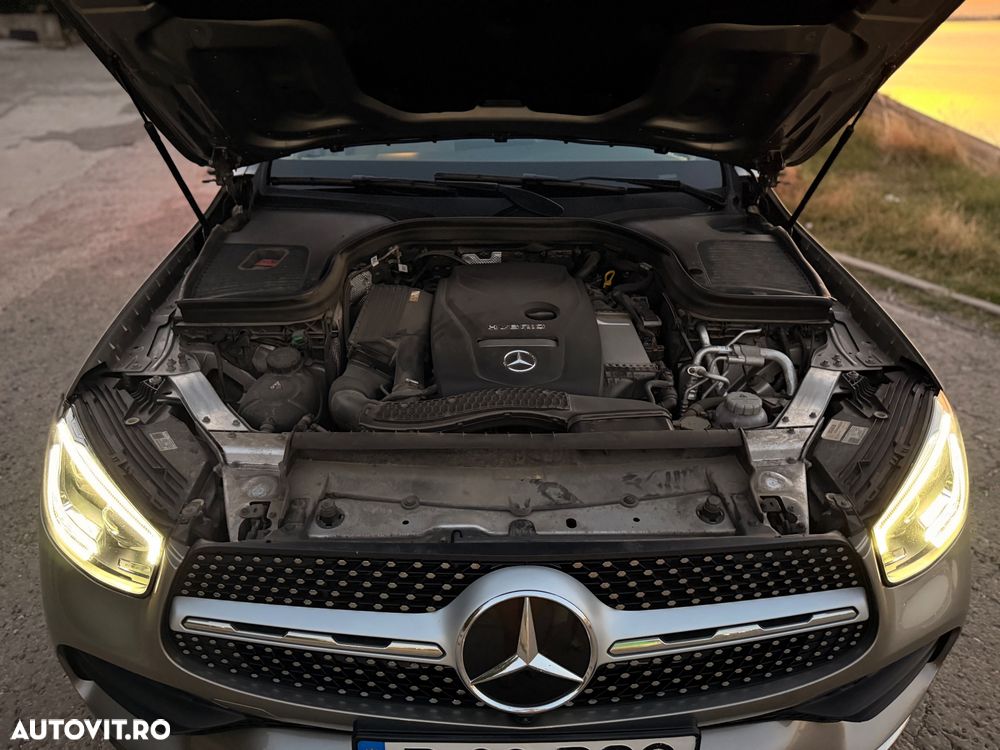 Mercedes-Benz GLC Coupe 300 4MATIC MHEV - 3