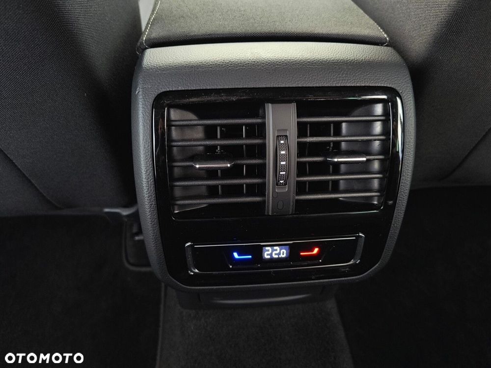 Volkswagen Passat - 21