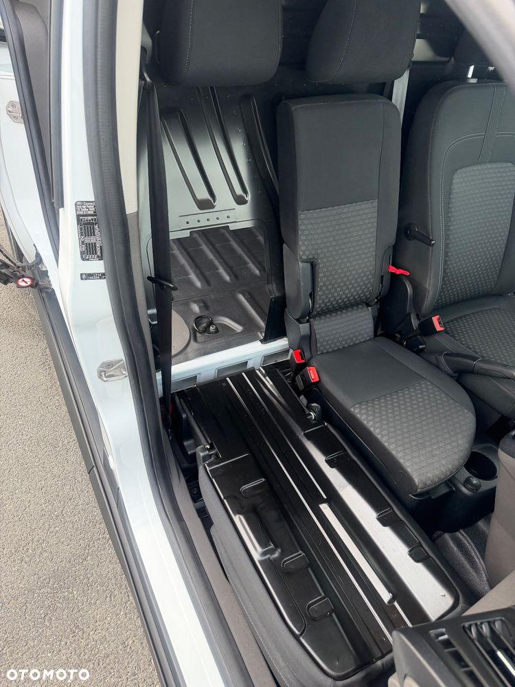 Ford Transit Connect - 31