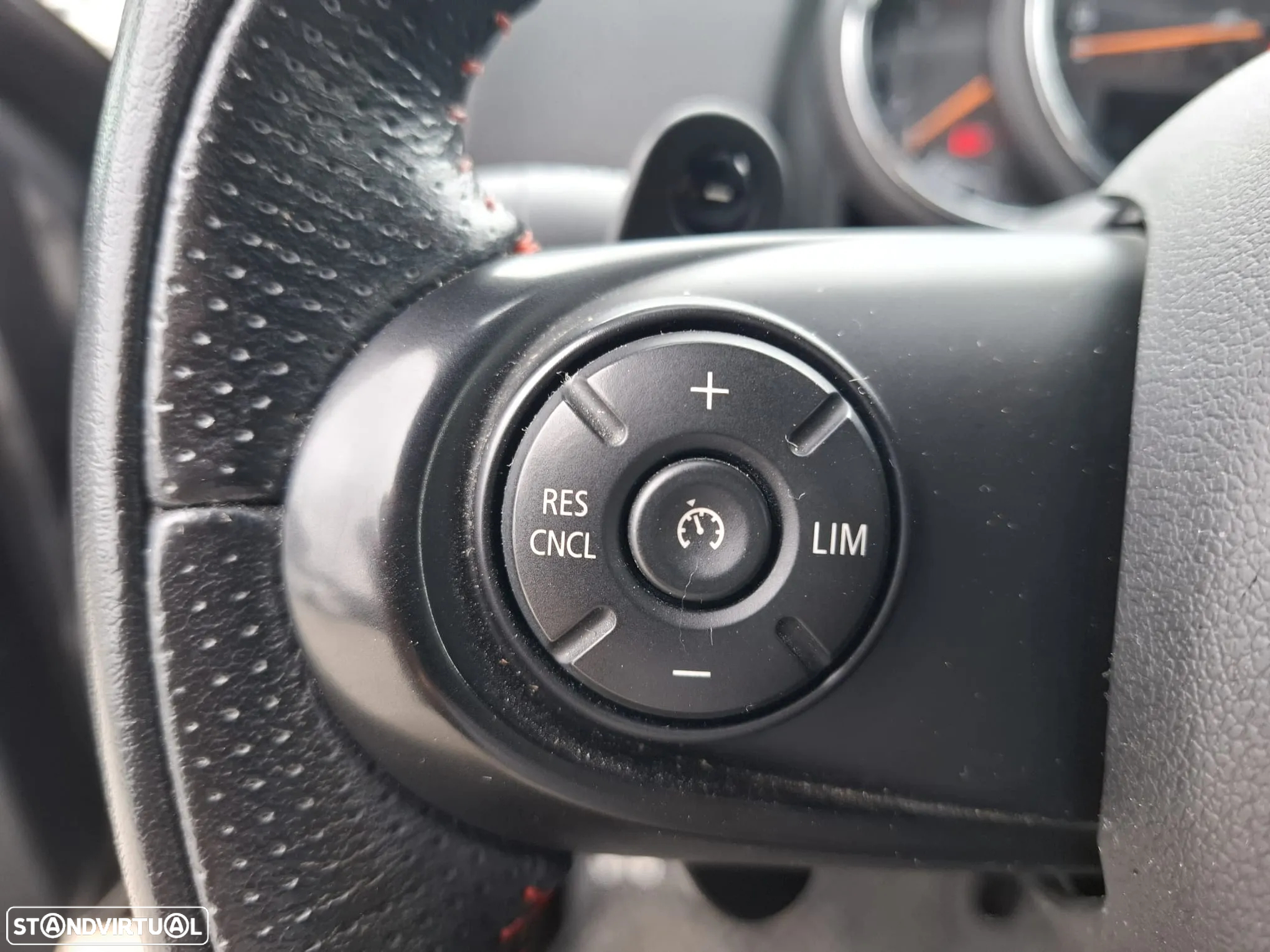 MINI Countryman Cooper SD Auto Desportiva - 32