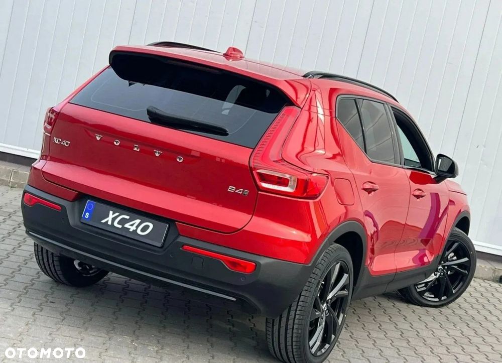 Volvo XC 40 B4 AWD Plus Dark - 3