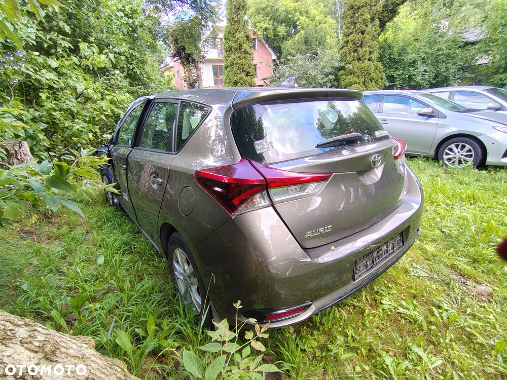 Toyota Auris 1.33 VVT-i Life - 11