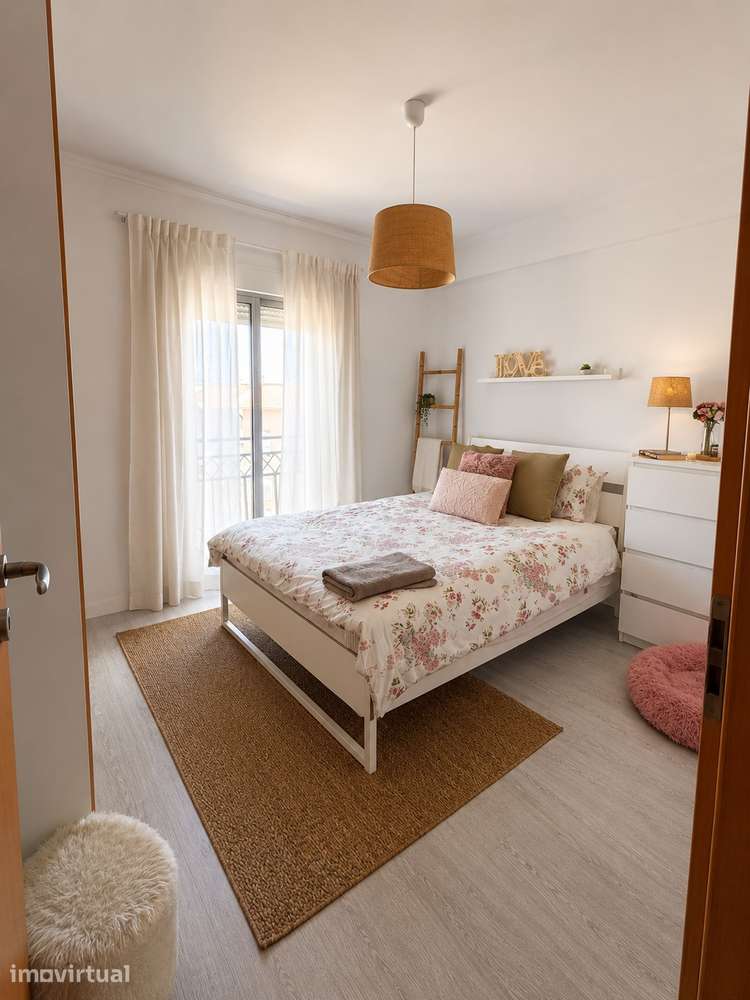 Apartamento T2 com garagem e varanda no Seixal - Grande imagem: 3/6