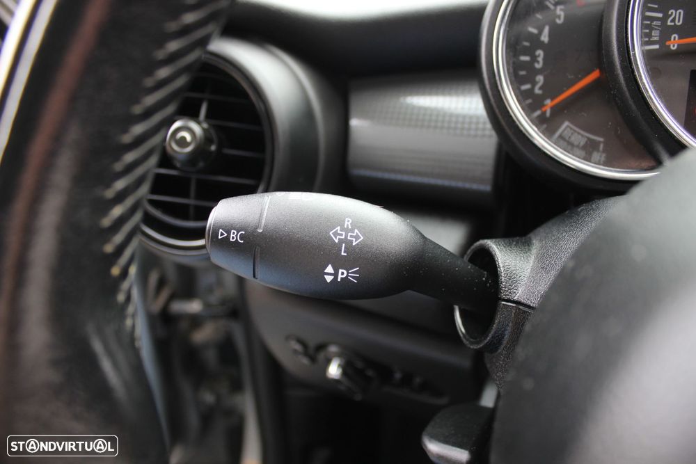 MINI 3 Portas Cooper D - 18