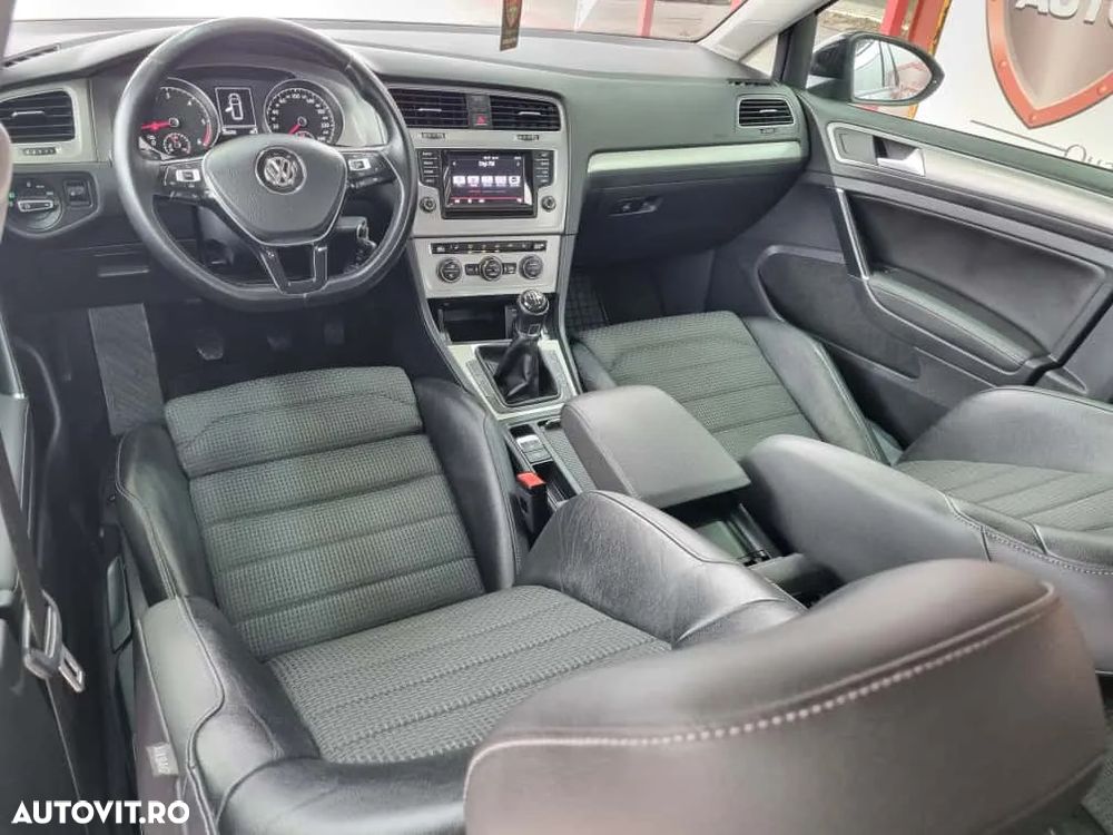 Volkswagen Golf - 15