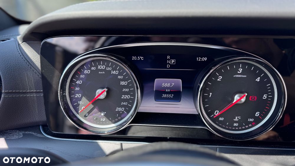 Mercedes-Benz Klasa E 220 d 4-Matic 9G-TRONIC - 8