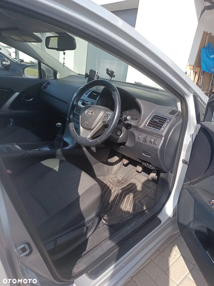 Toyota Avensis 2.0 D-4D - 1