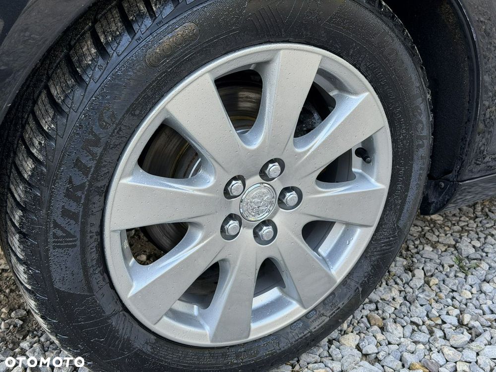 Toyota Avensis - 7