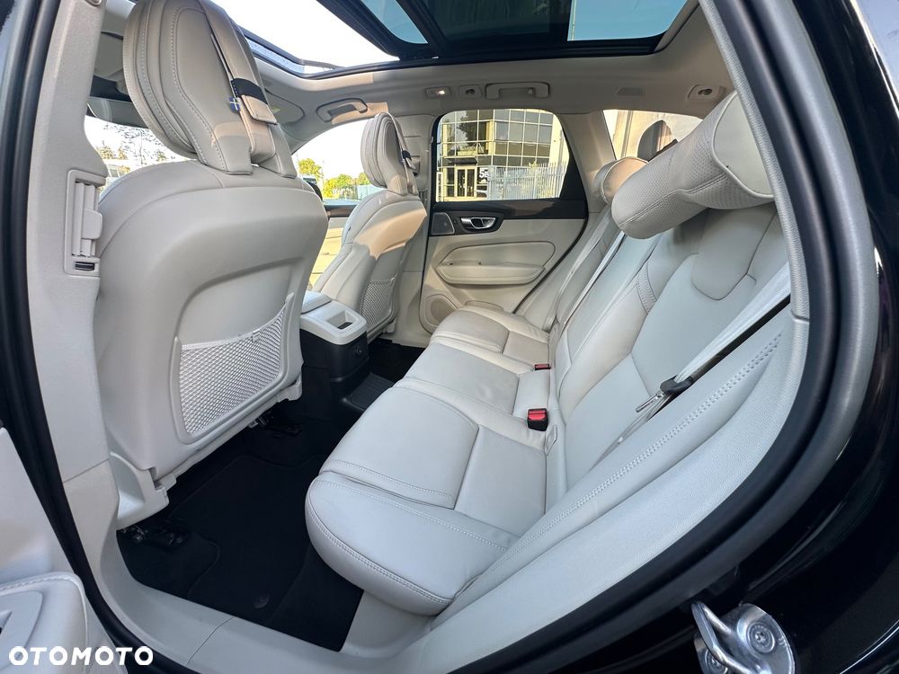 Volvo XC 60 T8 Plug-In Hybrid AWD Inscription - 17