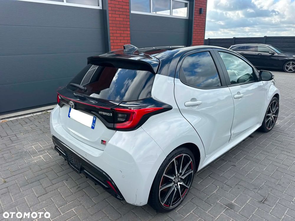 Toyota Yaris Hybrid 1.5 GR Sport - 1