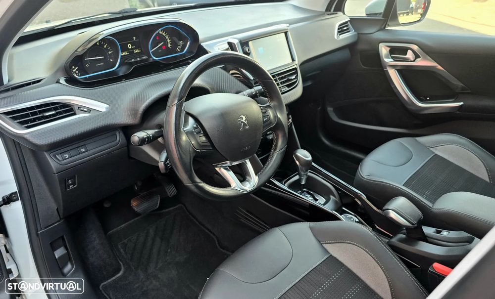 Peugeot 2008 PureTech 110 GPF Stop&Start EAT6 Allure - 9