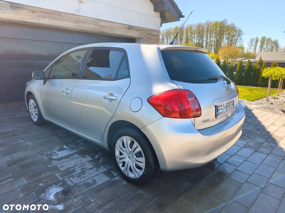 Toyota Auris 1.4 VVT-i - 2
