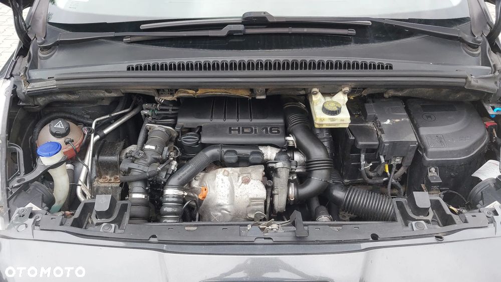 Peugeot 5008 1.6 HDi Premium - 5
