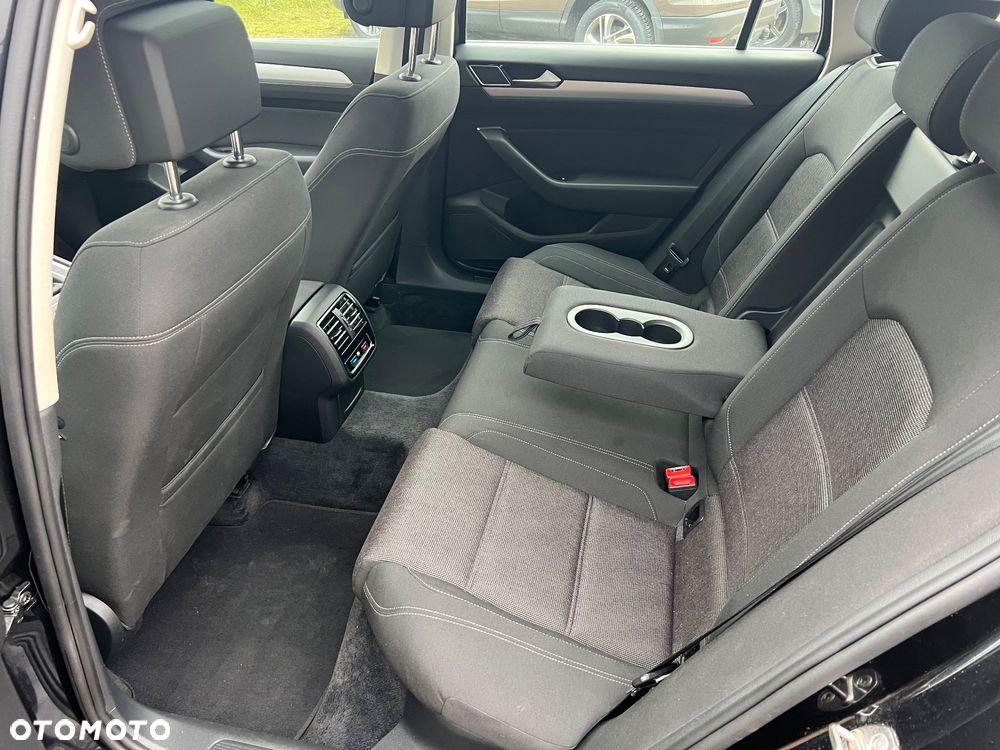 Volkswagen Passat - 6