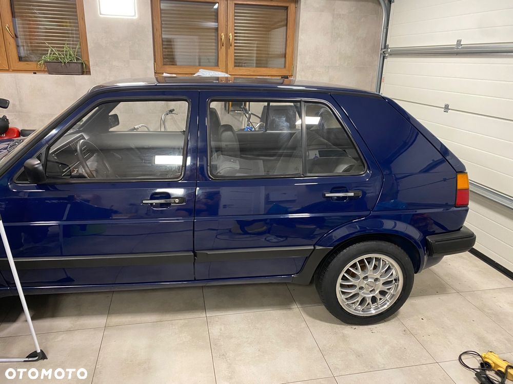 Volkswagen Golf - 15