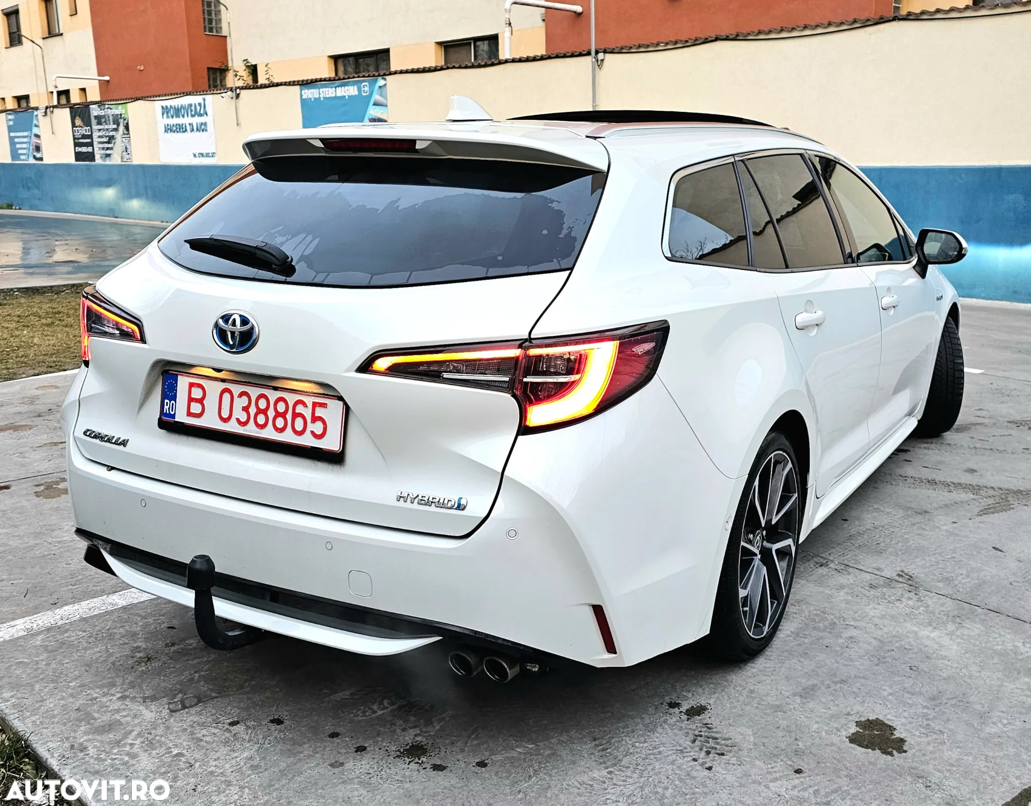 Toyota Corolla 2.0 HSD Exclusive Plus GR Sport Bi-Tone - 4