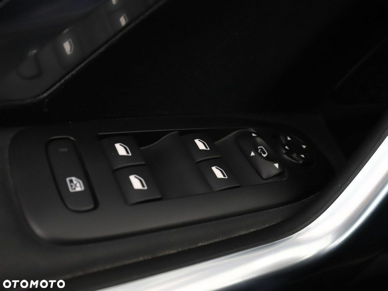 Peugeot 2008 1.2 Pure Tech Crossway S&S EAT6 - 32