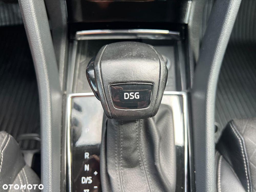Skoda Karoq 1.5 TSI ACT DSG Ambition - 32