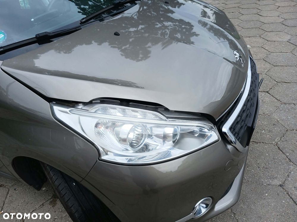 Peugeot 208 - 10