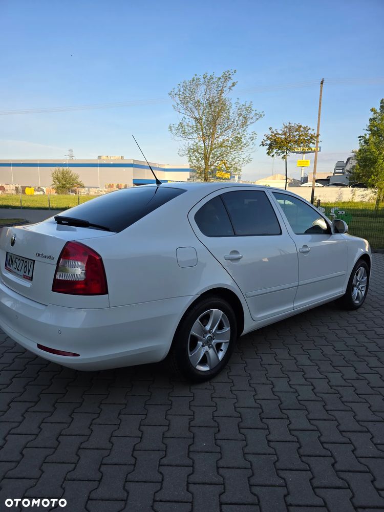 Skoda Octavia 1.6 Elegance - 6