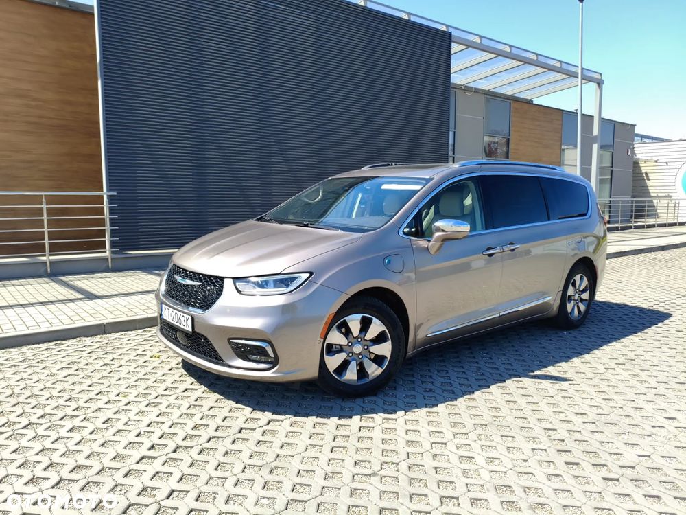 Chrysler Pacifica - 3
