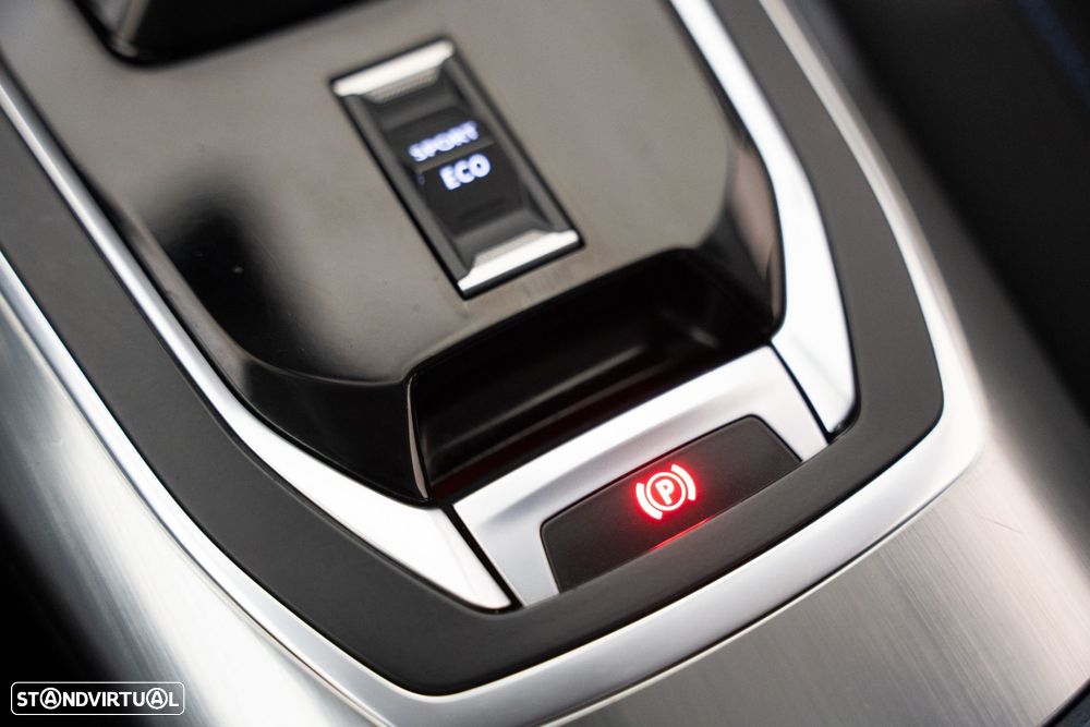 Peugeot 308 1.2 PureTech Allure EAT8 - 14