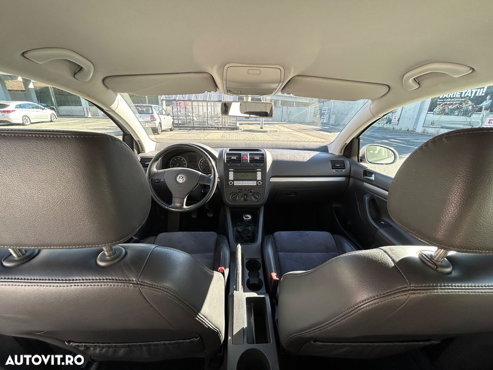 Volkswagen Golf 1.6 FSI Sportline - 18