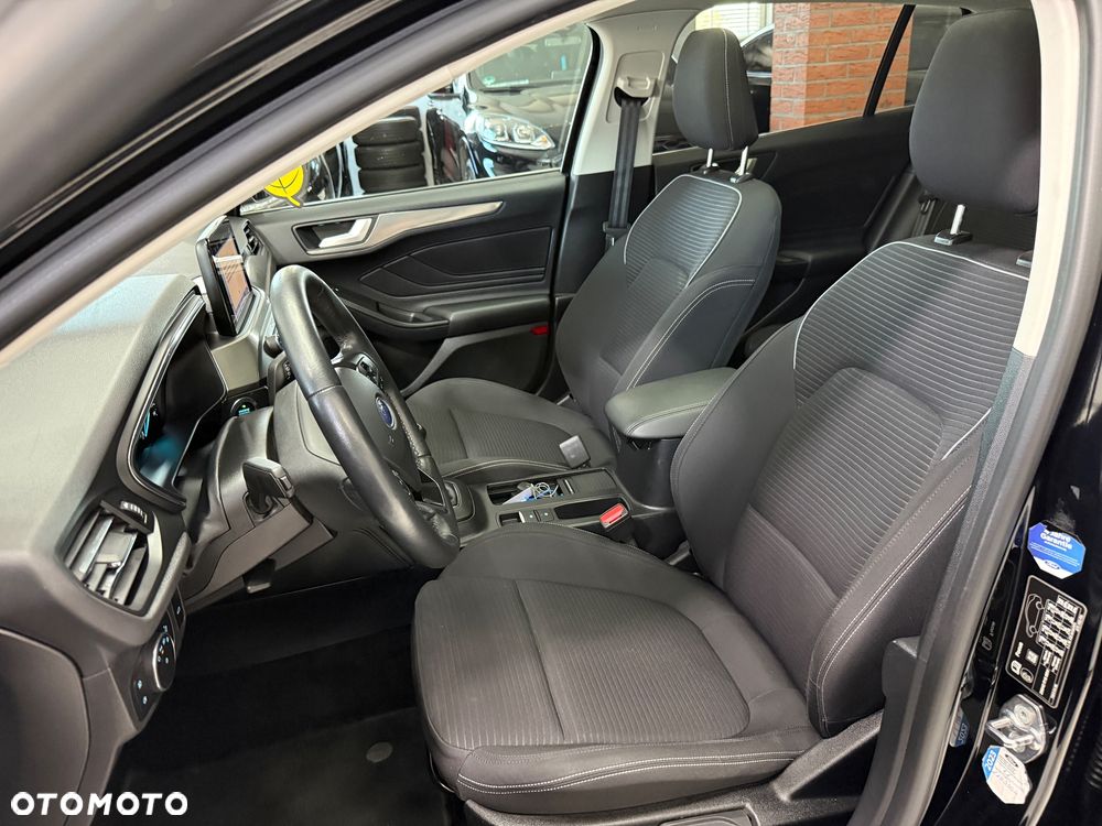 Ford Focus 2.0 EcoBlue STart-Stopp-System TITANIUM - 19