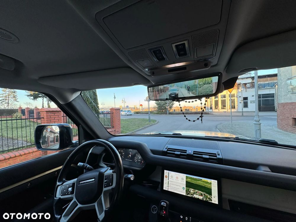 Land Rover Defender - 10