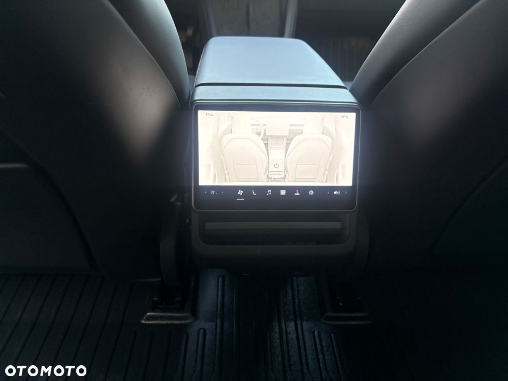 Tesla Model 3 - 13