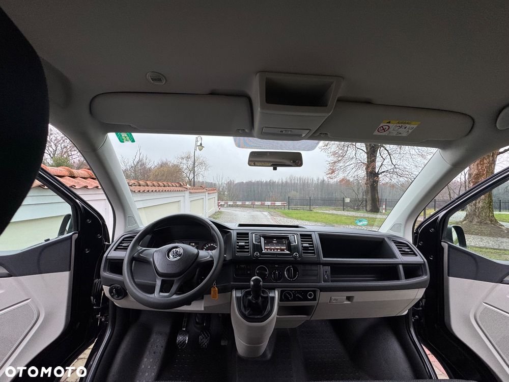 Volkswagen Multivan - 37