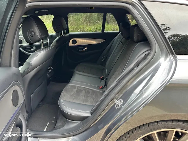 Mercedes-Benz E 300 d AMG Line - 30