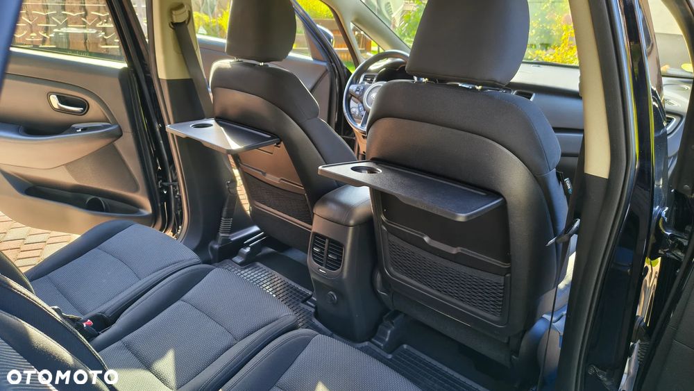 Kia Carens - 18